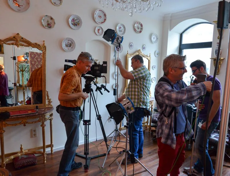 Filmaufnahmen im Salon für Dings vom Dach 3 Filmdreh HR3 4073