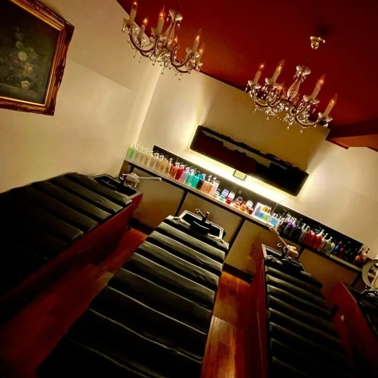 Im Hair Care Spa können SIe entspannt das Haarewaschen und die Kopfmassage genießen