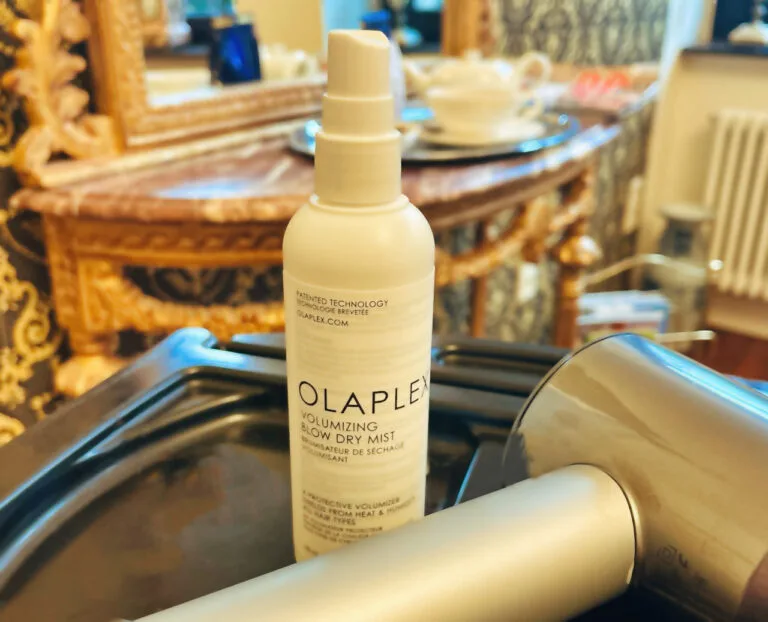 NEU: OLAPLEX® VOLUMIZING BLOW DRY MIST 2 OLAPLEX® VOLUMIZING BLOW DRY MIST